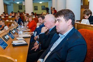 Депутаты приняли в первом чтении бюджет Оренбуржья 